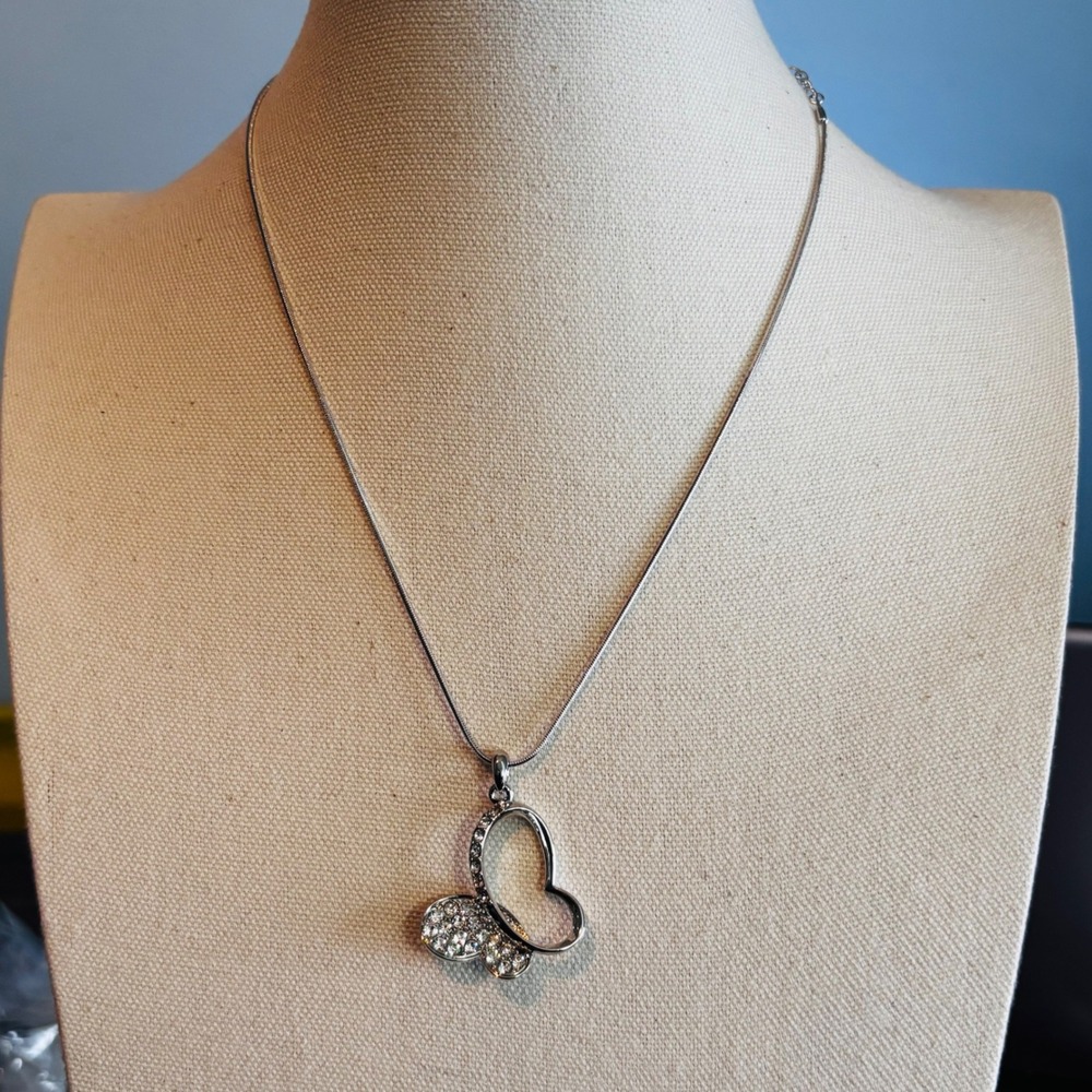 Silver Tone Rhinestone‎ Butterfly Pendant Snake Chain Necklace Adjustable
